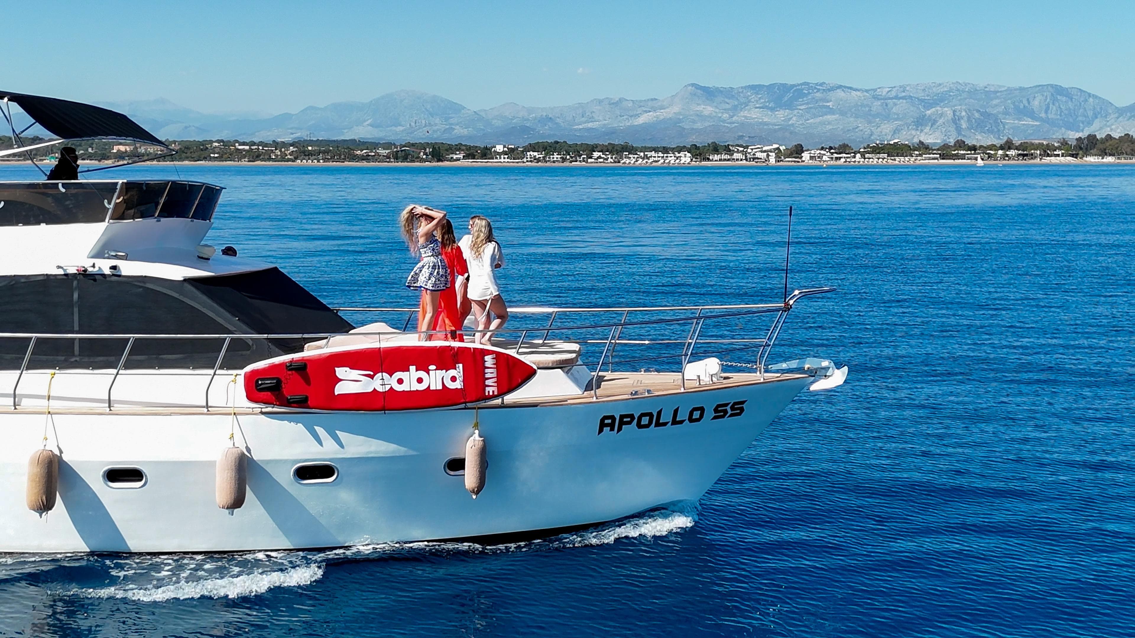 Side Yacht Charter Gallery - Apollo SS