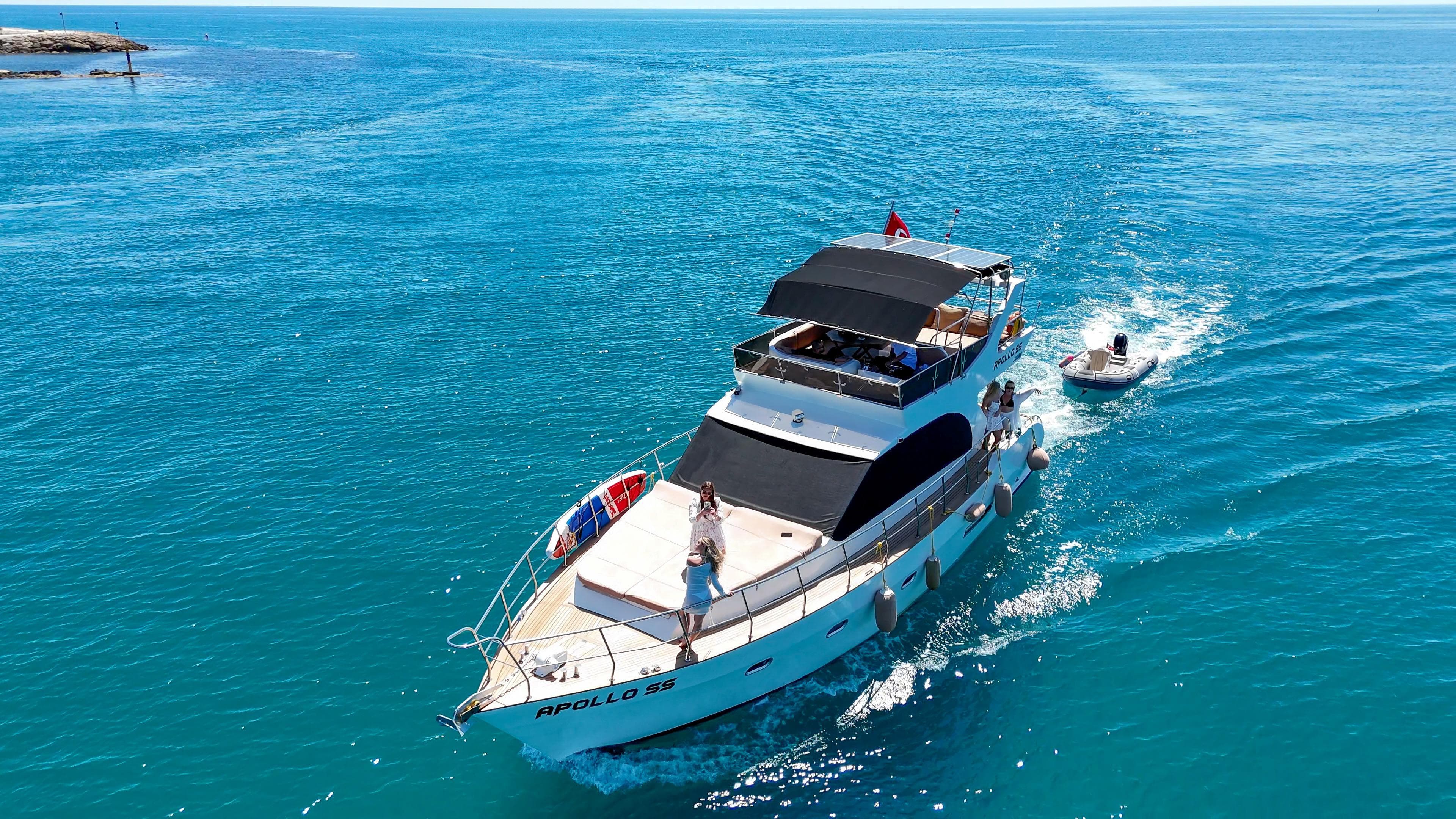 Side Yacht Charter Gallery - Apollo SS