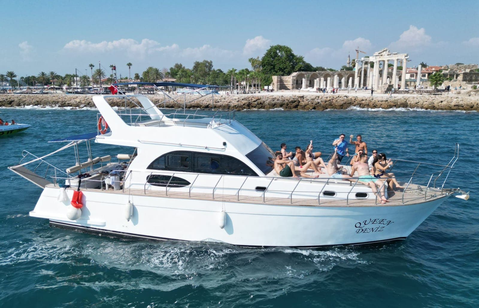 Queen Yacht